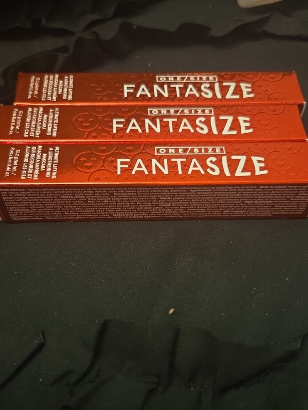 Fantasize One Size Mascara in Shiny Red Box